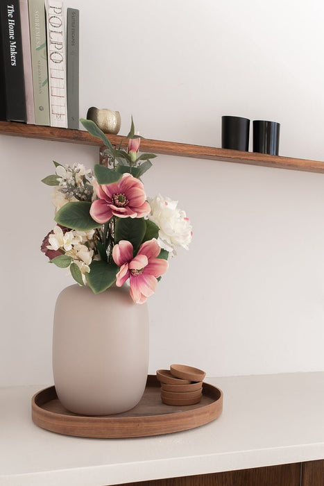 Galabuket I Kunstig Have