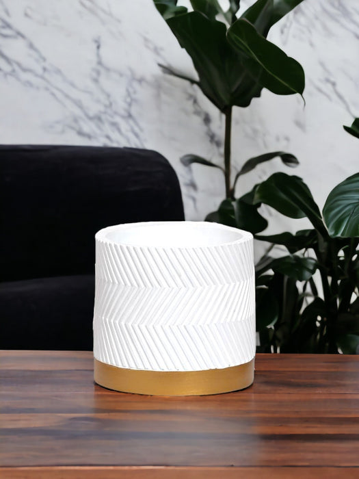 Groovy White Matt Pot D13